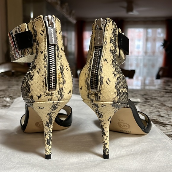 Michael Kors leather heels size 7 - Picture 4 of 13